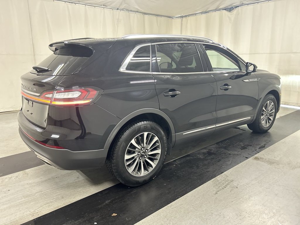 Used 2023 Lincoln Nautilus AWD w/ Premium Package image 2