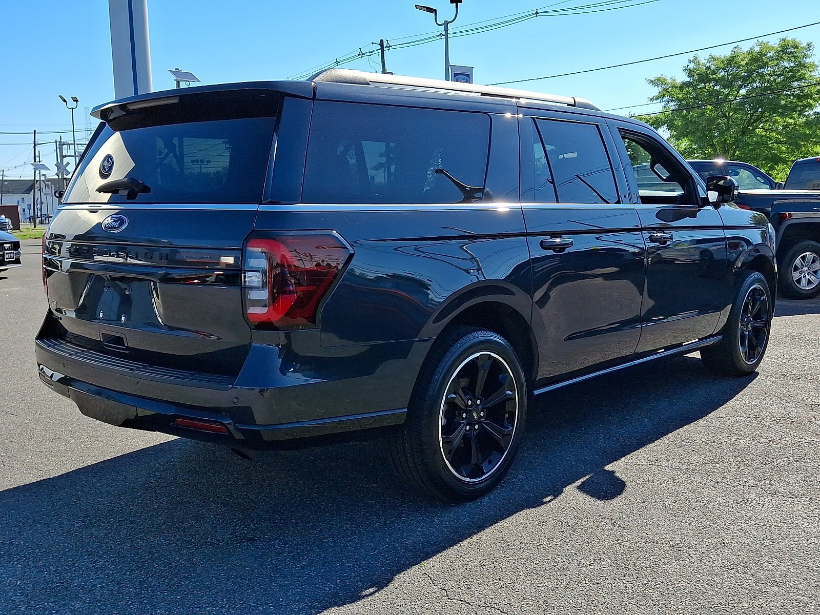 Used 2023 Ford Expedition Max Limited AWD/4WD image 4