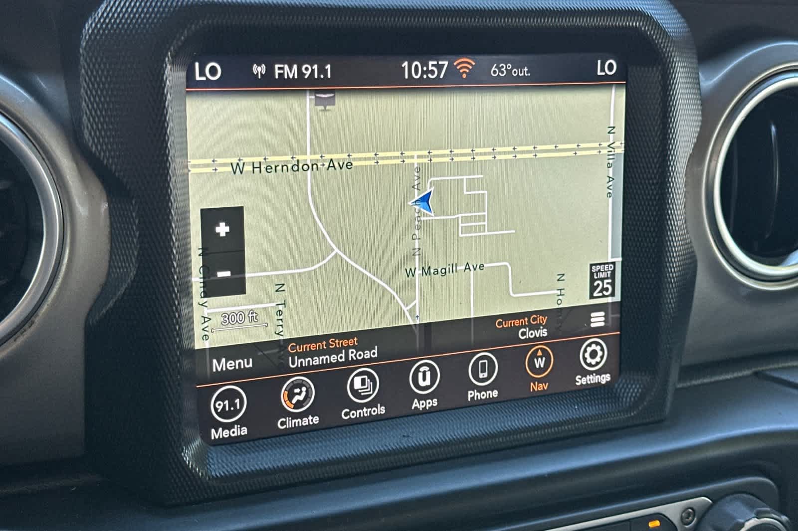 Used 2020 Jeep Gladiator Overland AWD/4WD image 19