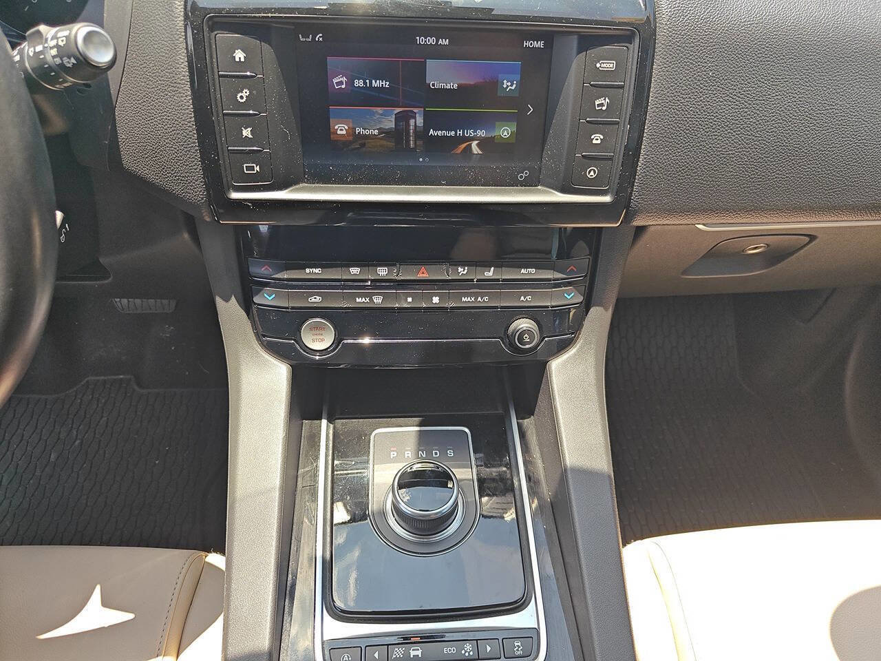 Used 2018 Jaguar F-PACE Premium AWD/4WD image 9
