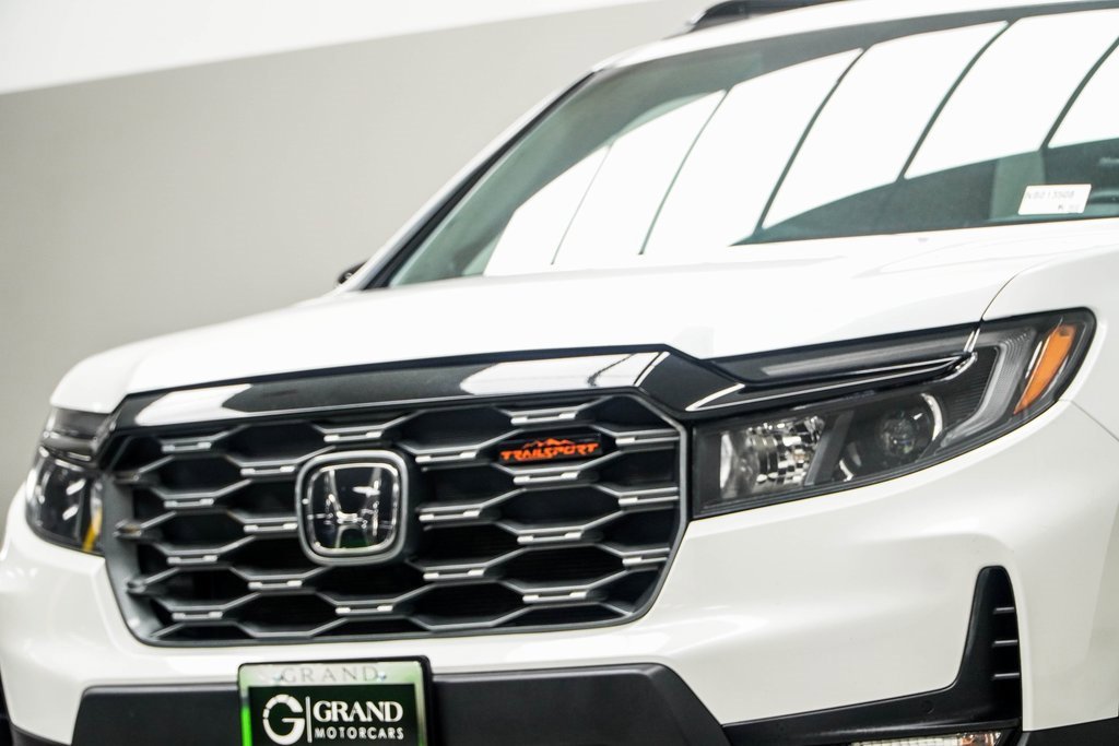 Used 2022 Honda Passport TrailSport image 2