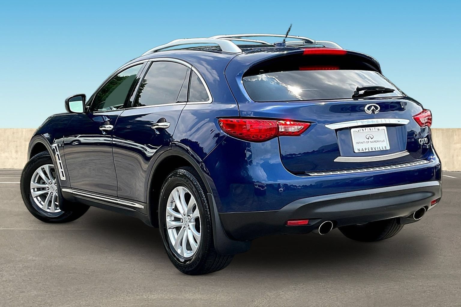 Used 2015 INFINITI QX70 AWD w/ Premium Package image 4