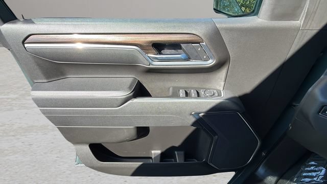 Used 2025 Chevrolet Silverado 1500 LT AWD/4WD image 17