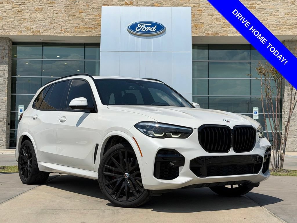 Used 2023 BMW X5 M50i w/ Parking Assistance Package AWD/4WD image 1