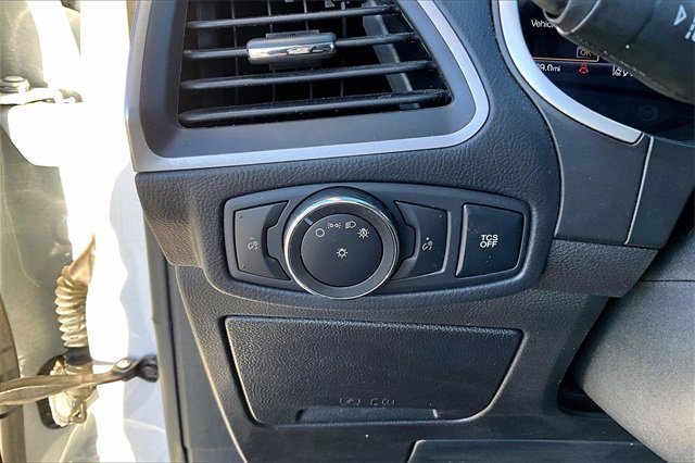 Used 2021 Ford Edge SE image 15