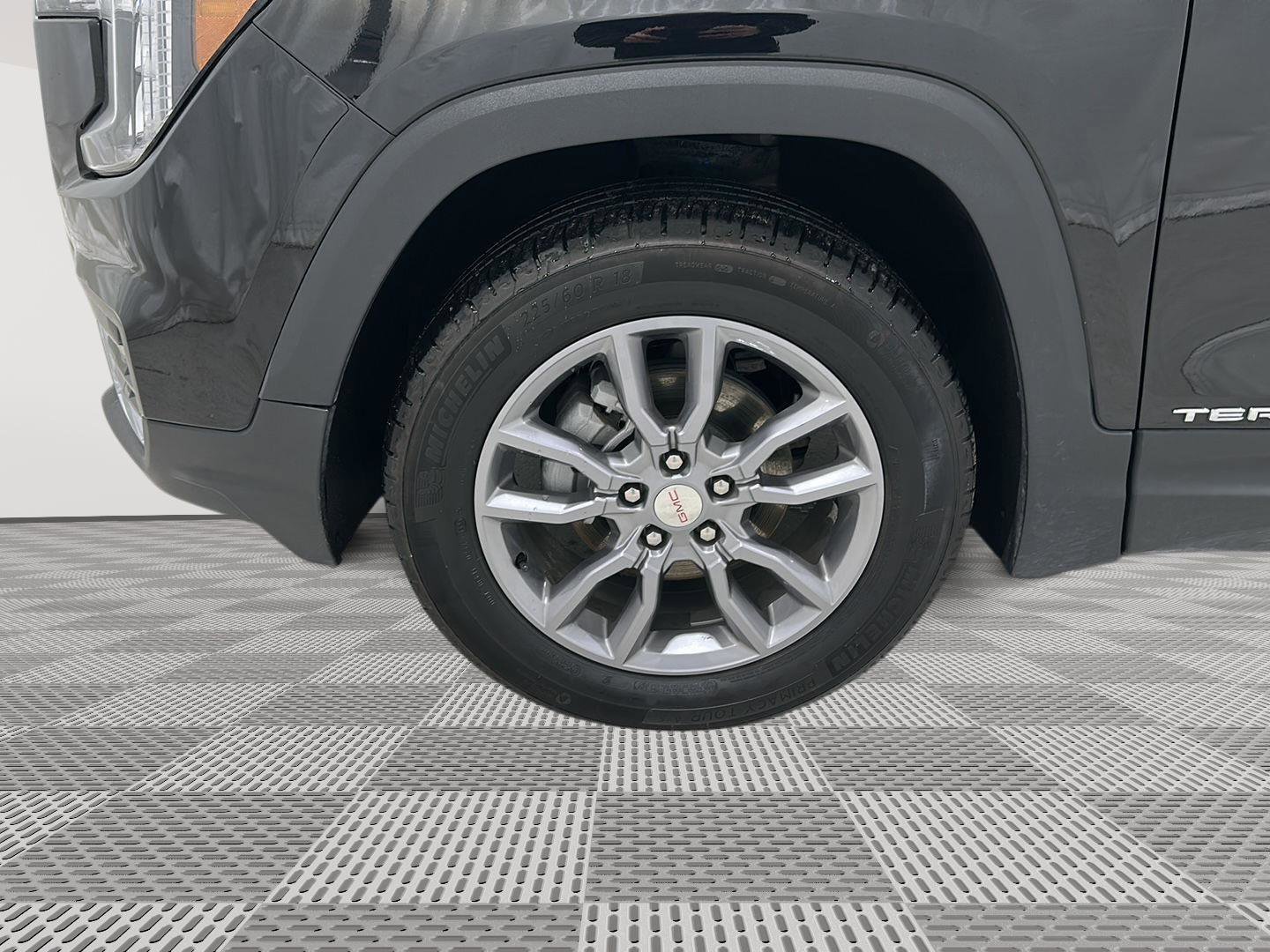 Used 2024 GMC Terrain SLT image 29