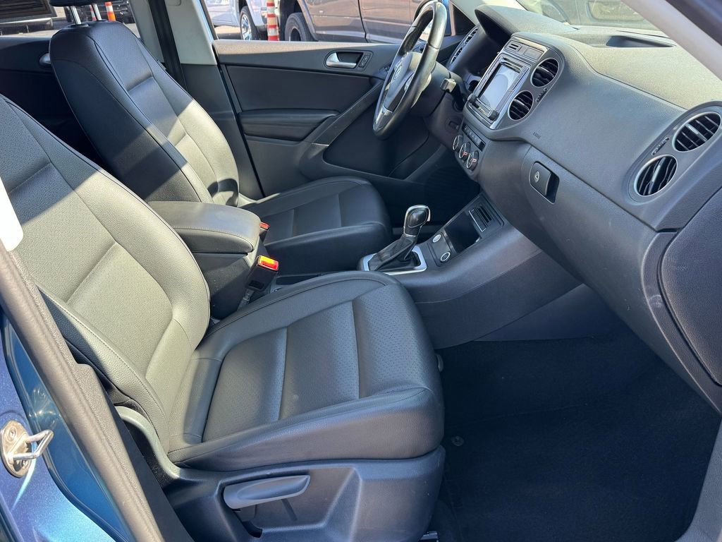Used 2017 Volkswagen Tiguan S FWD image 22