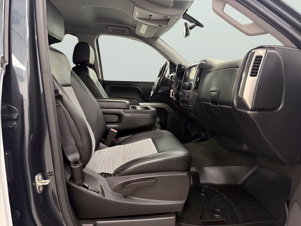 Used 2018 Chevrolet Silverado 1500 LT AWD/4WD image 14