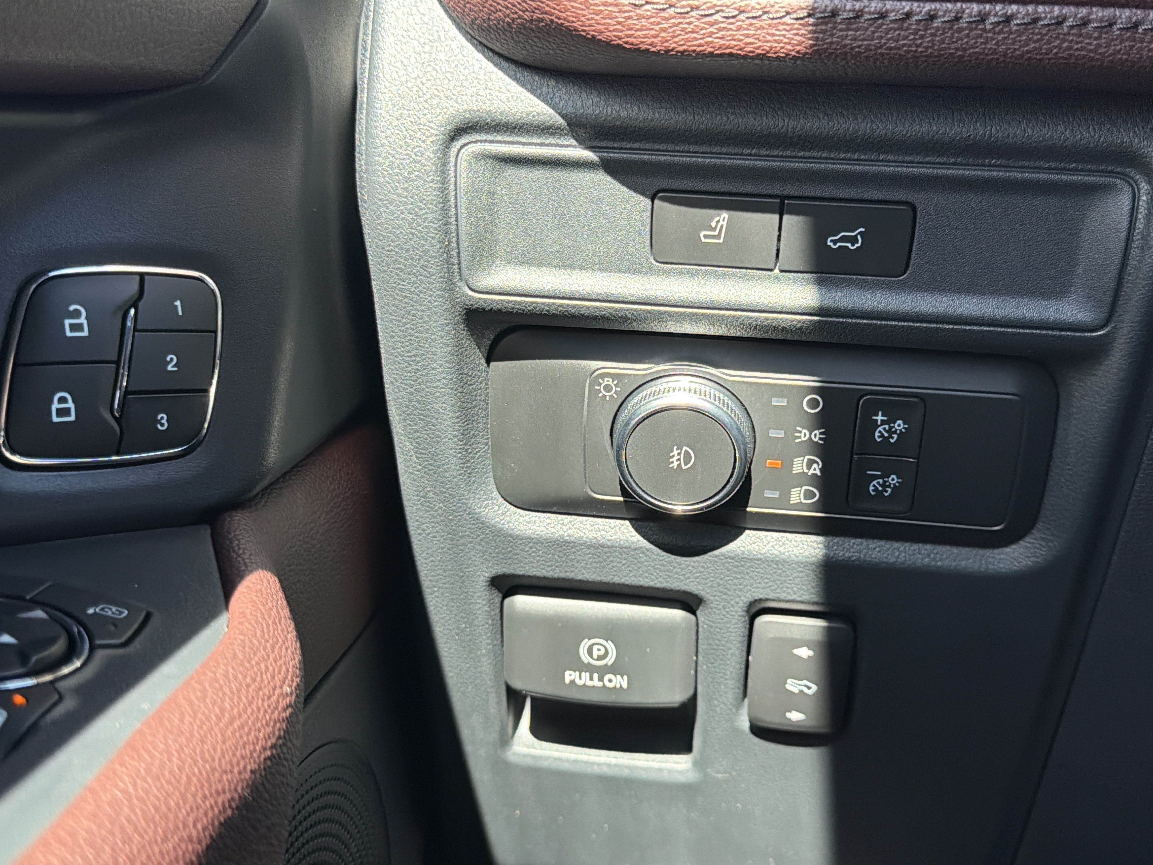 Used 2022 Ford Expedition Limited RWD image 11