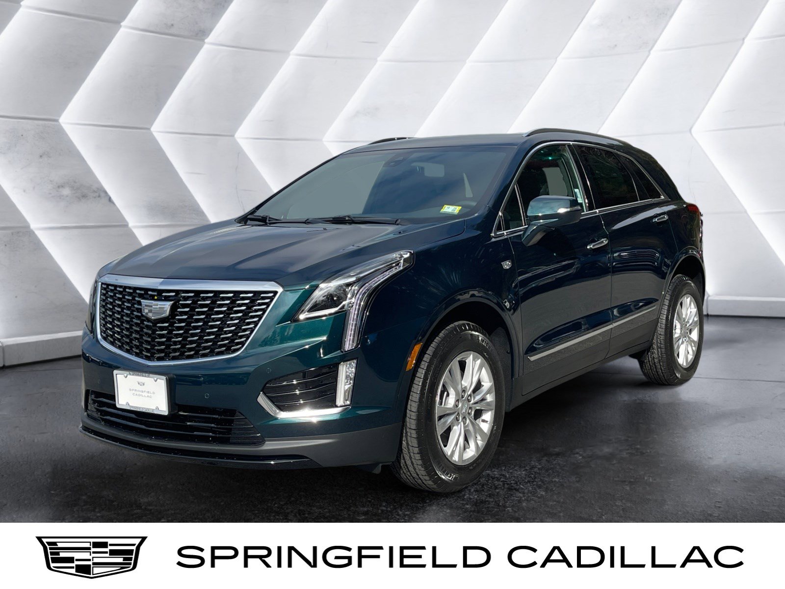 New 2025 Cadillac XT5 Luxury image 1
