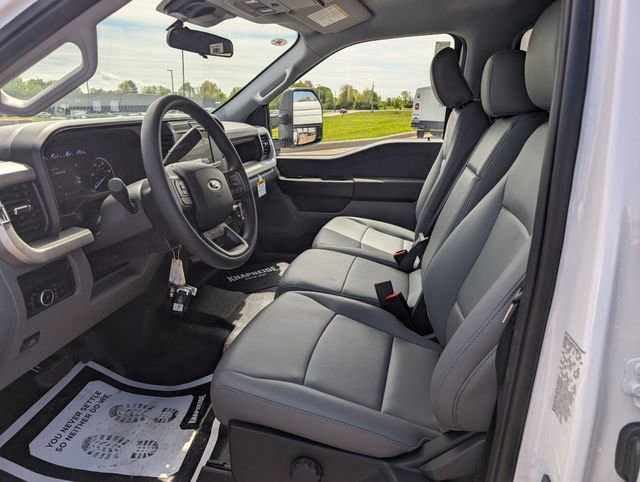 New 2026 Ford F550 4x4 Crew Cab image 15
