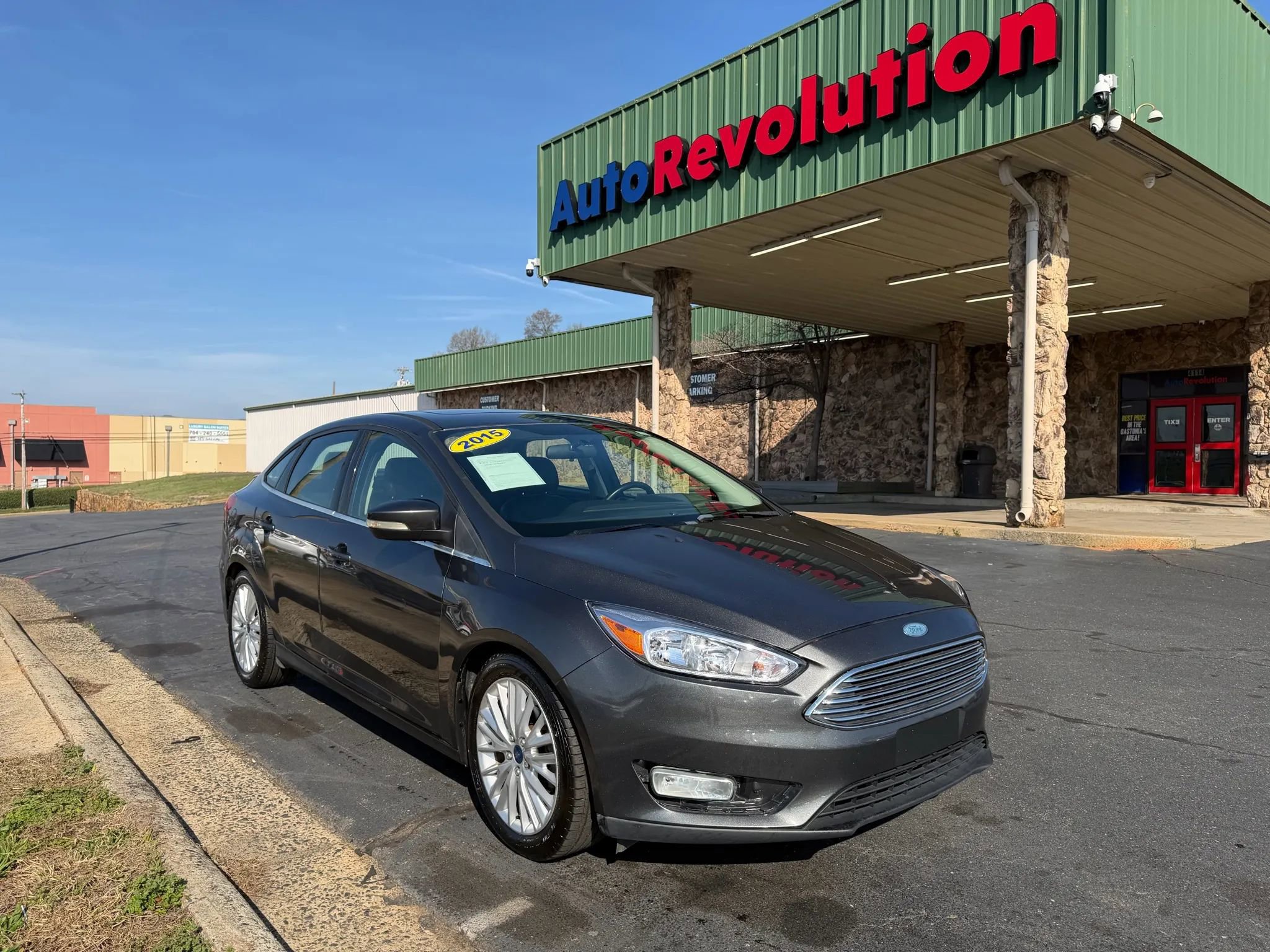 Used 2015 Ford Focus Titanium image 1
