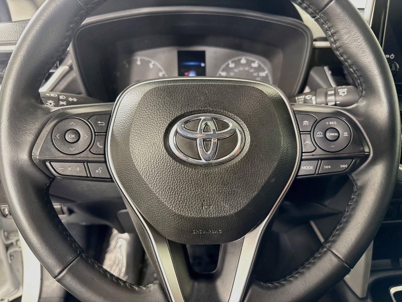 Used 2025 Toyota Corolla Cross LE w/ Moonroof Package AWD/4WD image 16