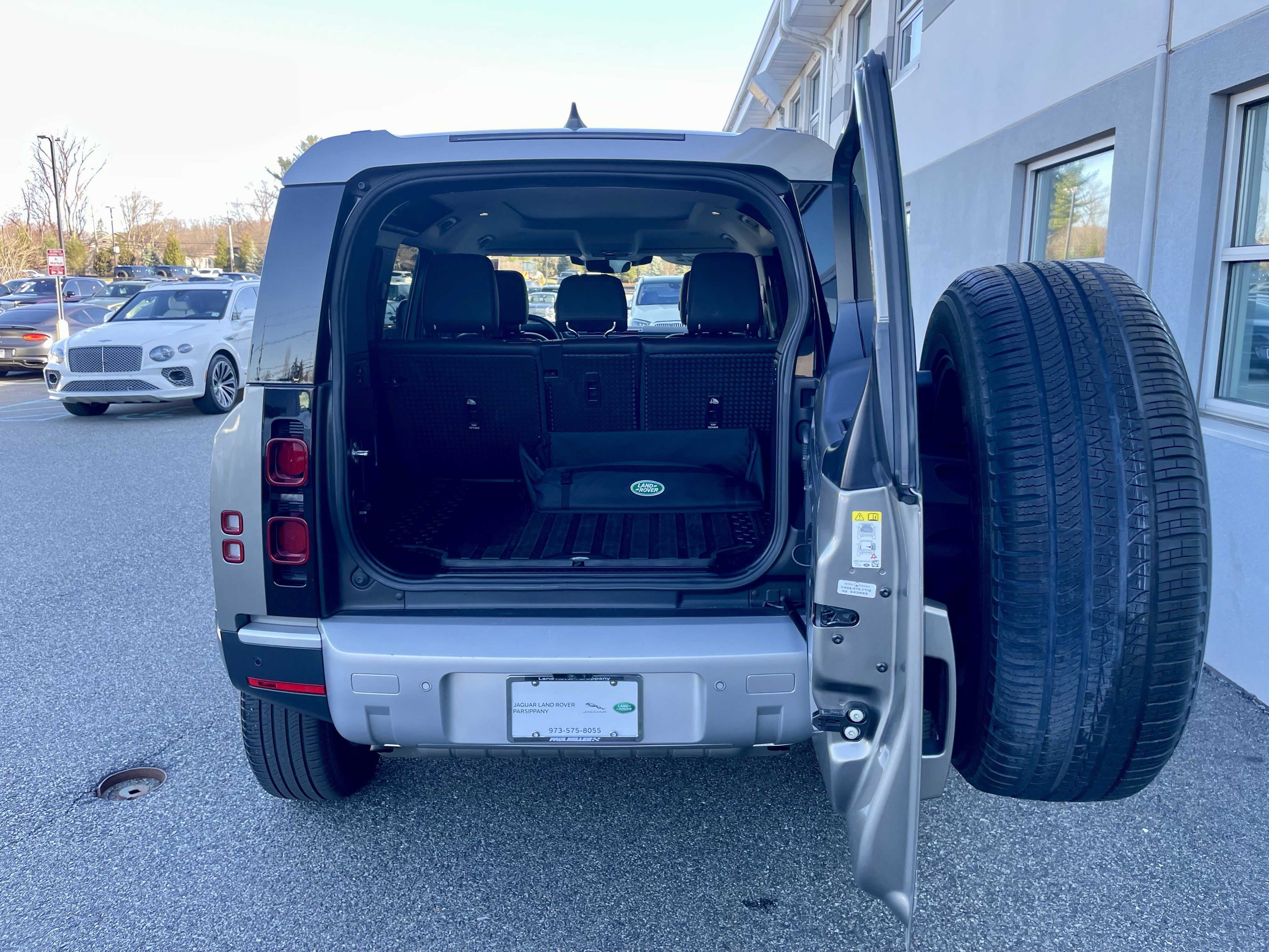 Used 2022 Land Rover Defender 110 S AWD/4WD image 37