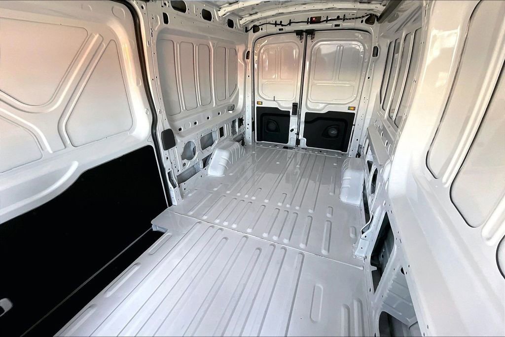 New 2026 Ford Transit 250 148 Medium Roof RWD image 26