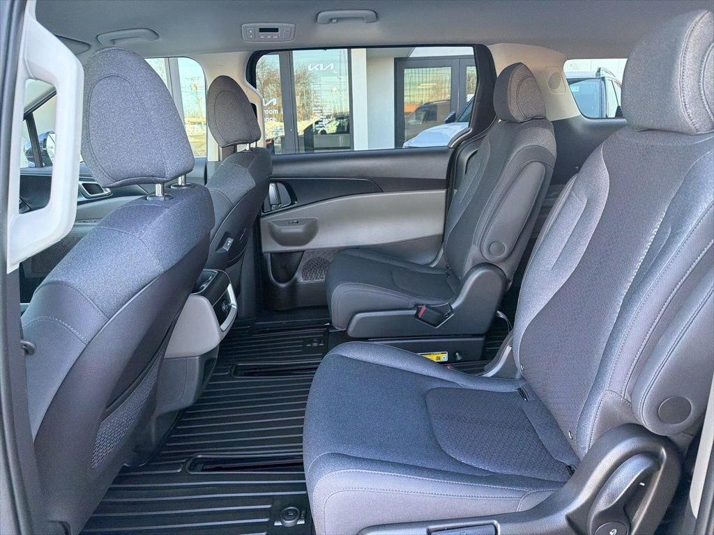 New 2026 Kia Carnival LX FWD image 19