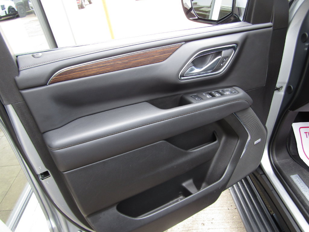 Used 2024 Chevrolet Tahoe High Country AWD/4WD image 31
