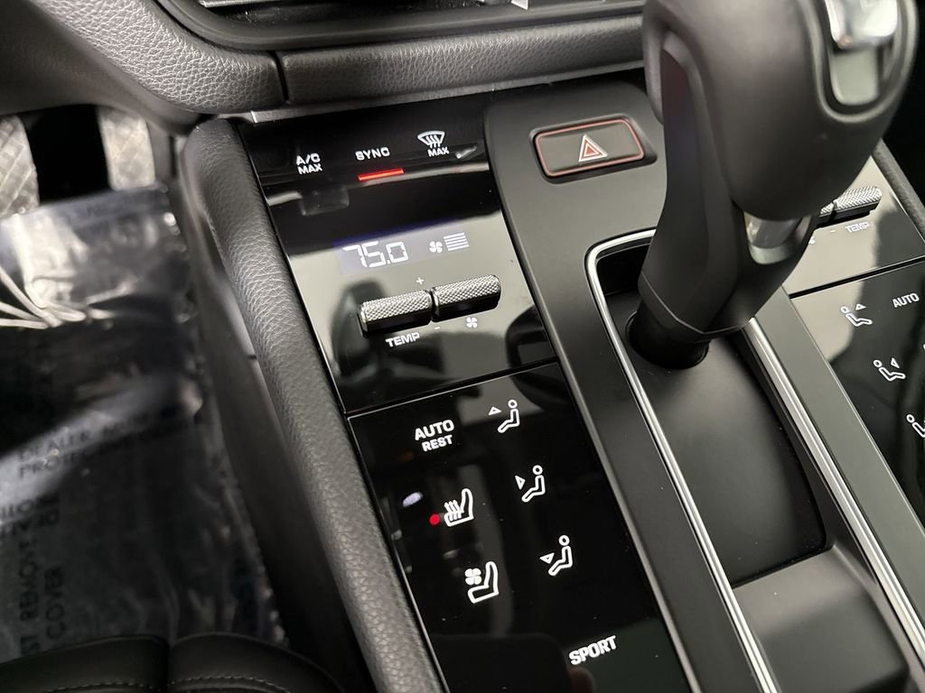 Certified 2025 Porsche Macan image 31