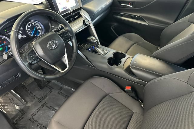 Used 2023 Toyota Venza LE AWD/4WD image 12