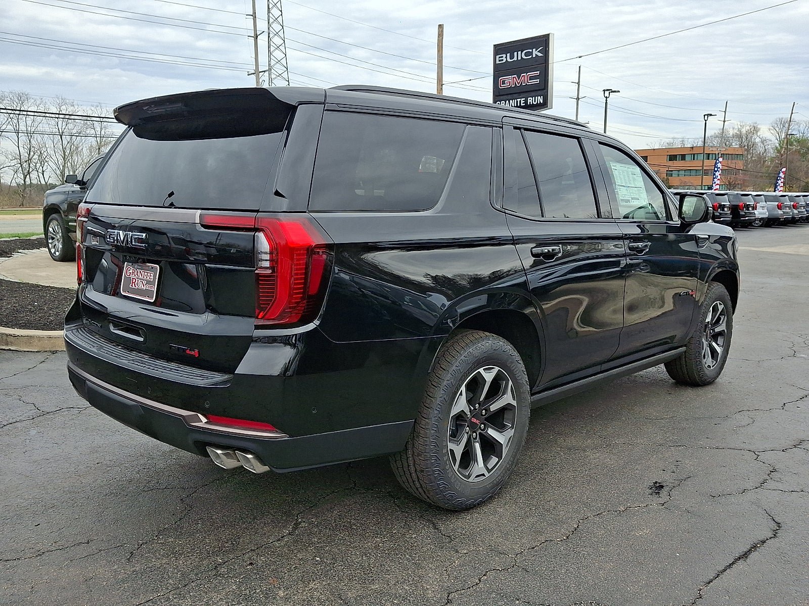 New 2026 GMC Yukon AT4 Ultimate AWD/4WD image 4