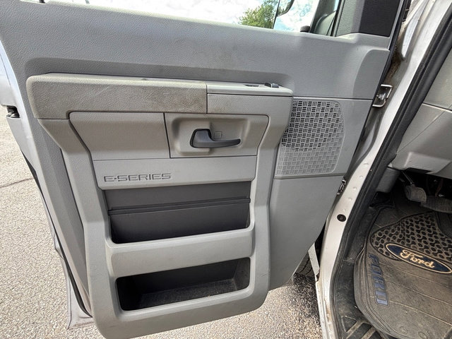 Used 2014 Ford E-250 and Econoline 250 image 9