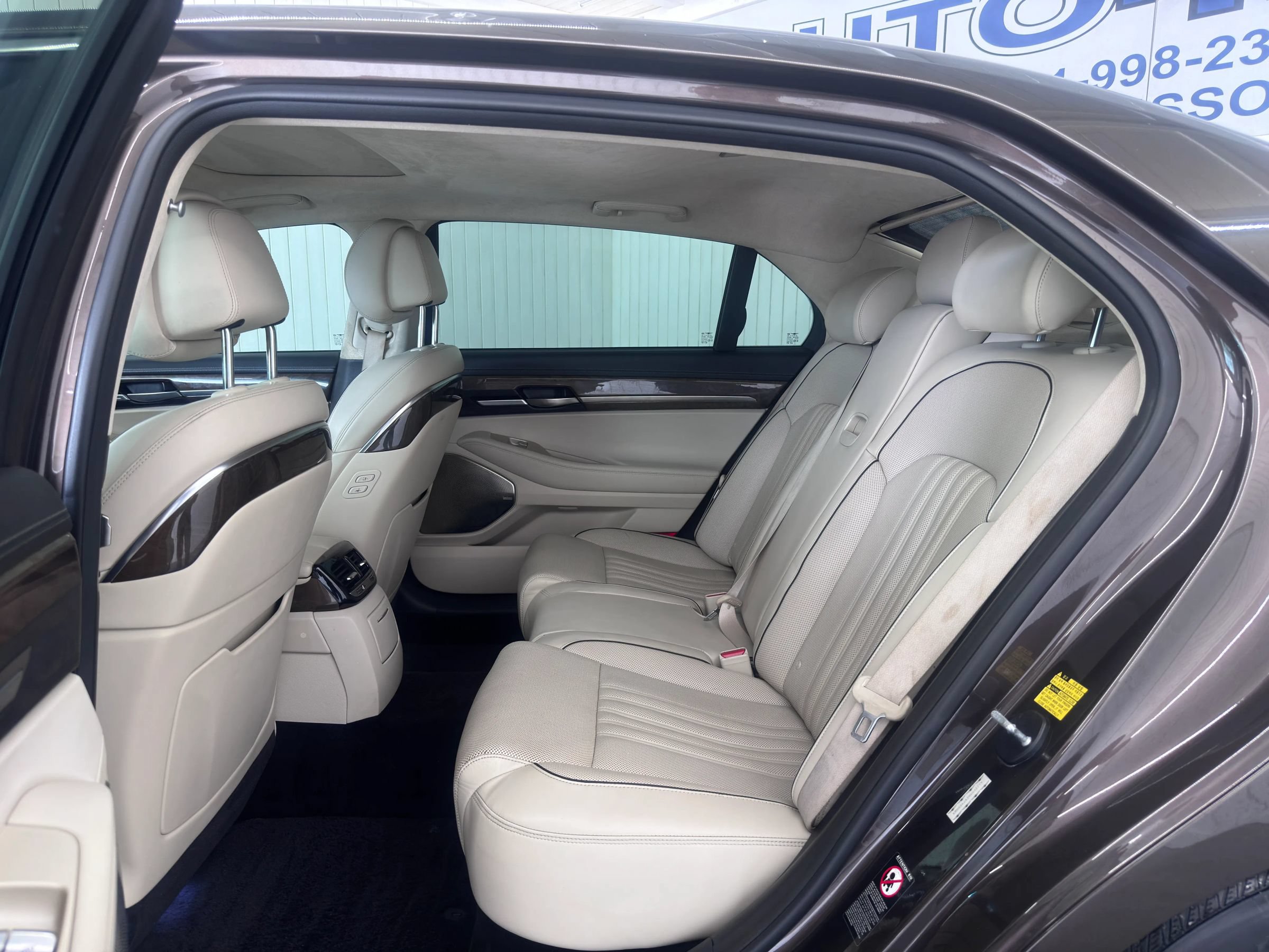 Used 2017 Genesis G90 3.3T Premium RWD image 12