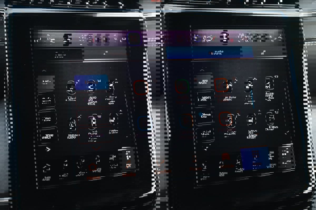 Used 2022 Jeep Grand Cherokee Limited image 41