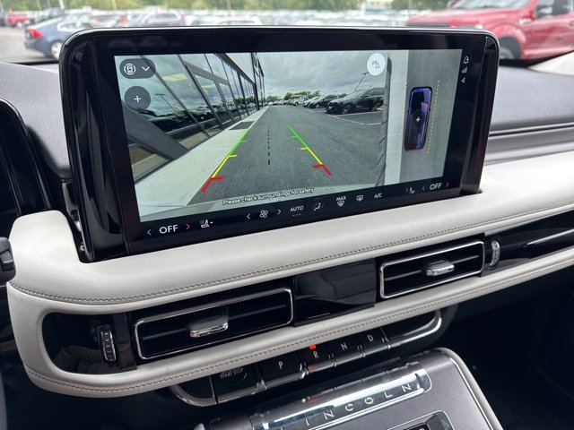 New 2025 Lincoln Aviator AWD image 16