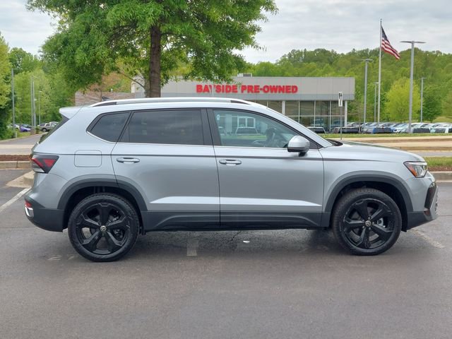 Used 2025 Volkswagen Taos SEL w/ Black Wheel Plus Package AWD/4WD image 13