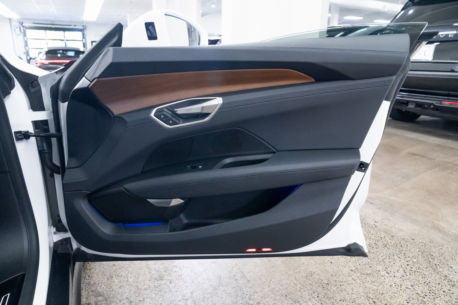 Used 2024 Audi e-tron GT Premium Plus AWD/4WD image 23