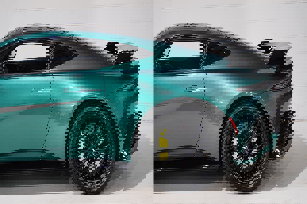 Used 2023 Aston Martin V8 Vantage Coupe image 33