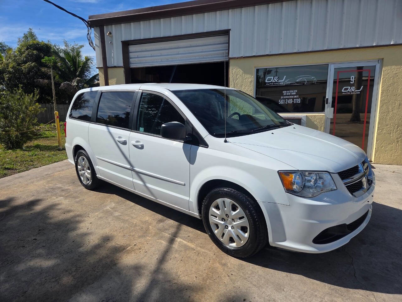 Used 2017 Dodge Grand Caravan SE w/ Power Window Group