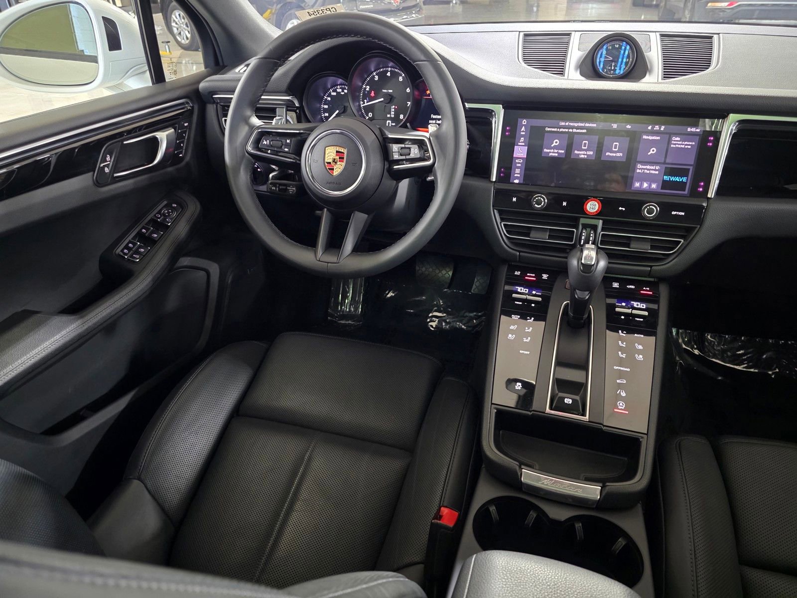 Used 2024 Porsche Macan AWD/4WD image 19