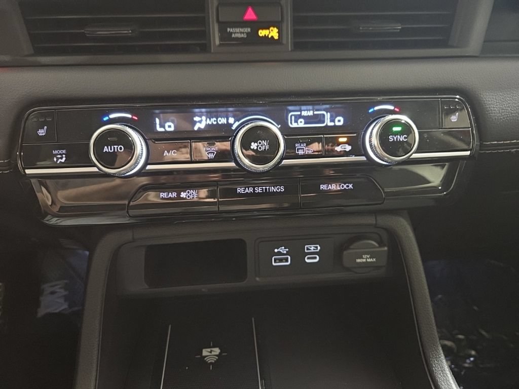Used 2025 Honda Pilot Touring image 15