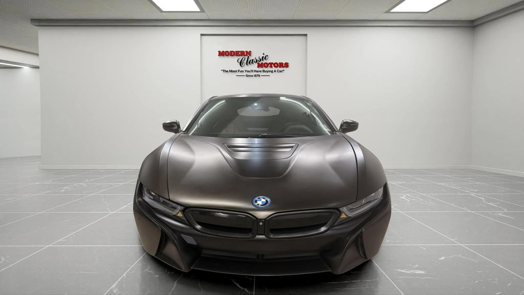 Used 2019 BMW i8 Coupe AWD/4WD image 2