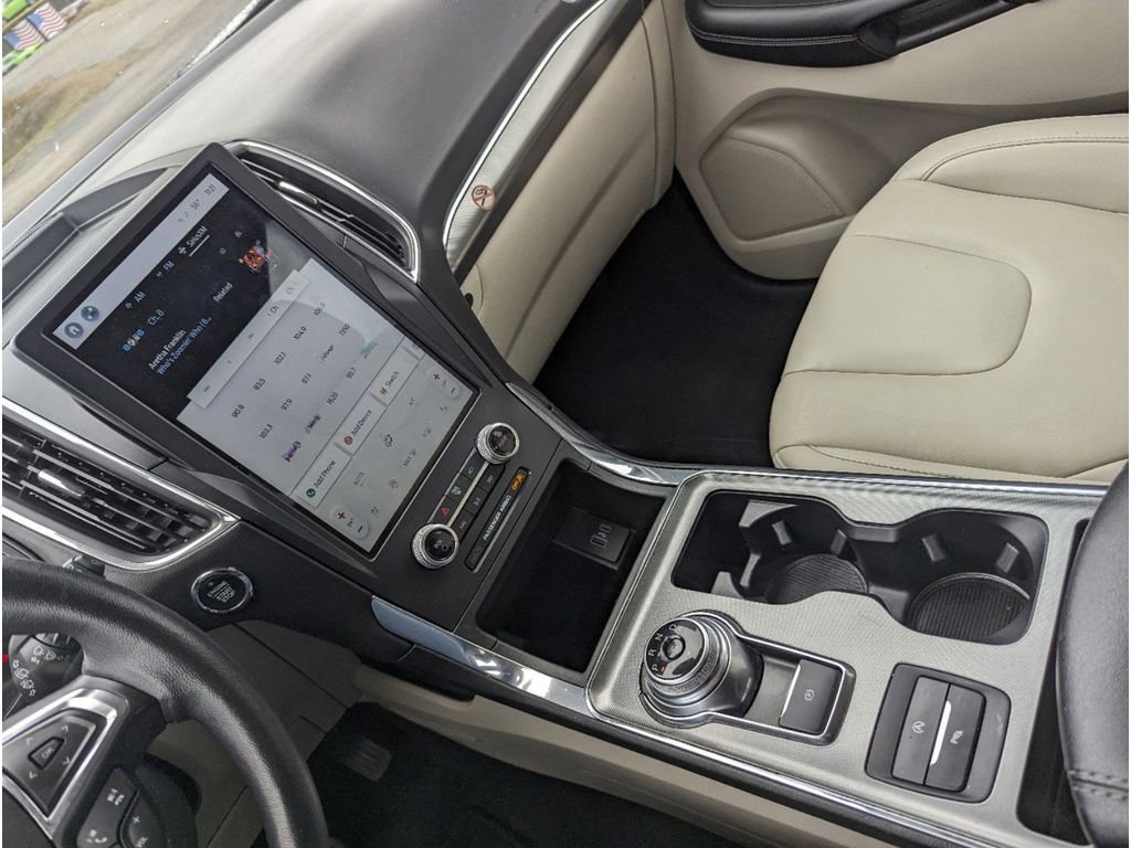 Used 2022 Ford Edge Titanium image 22