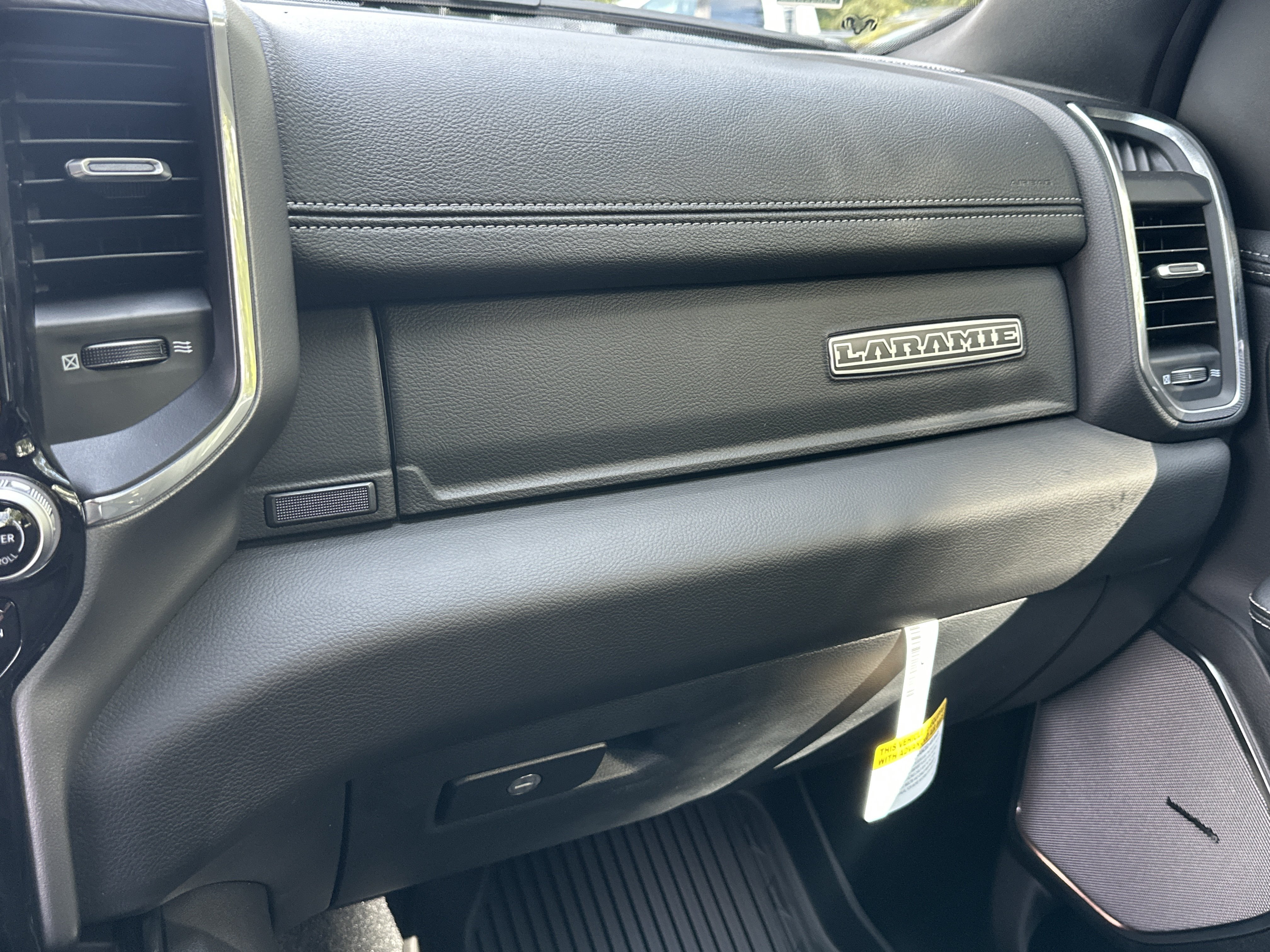 New 2027 RAM 1500 Laramie AWD/4WD image 7