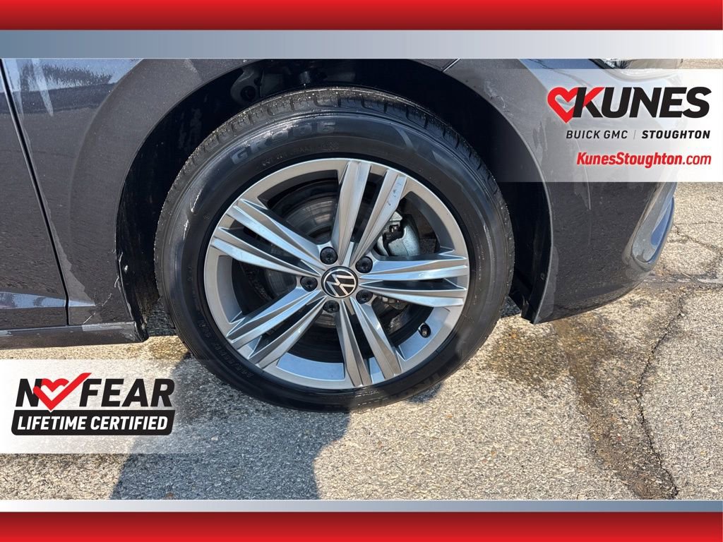 Used 2024 Volkswagen Jetta SE image 14