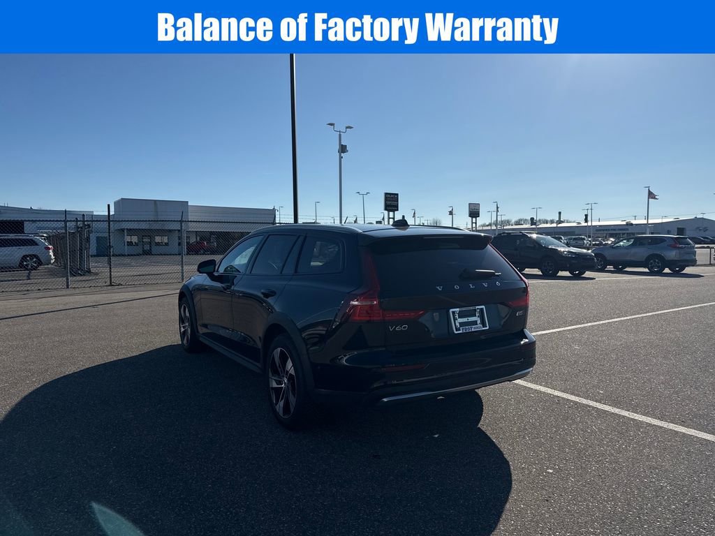 Used 2024 Volvo V60 B5 Cross Country Plus image 6