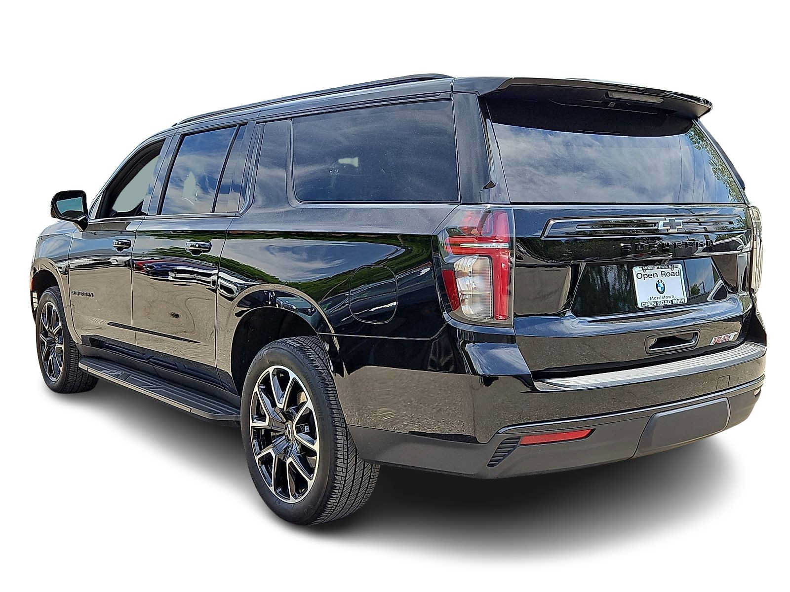 Used 2024 Chevrolet Suburban RST w/ Luxury Package AWD/4WD image 4