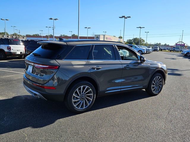 New 2025 Lincoln Corsair Reserve w/ Equipment Group 202A image 8