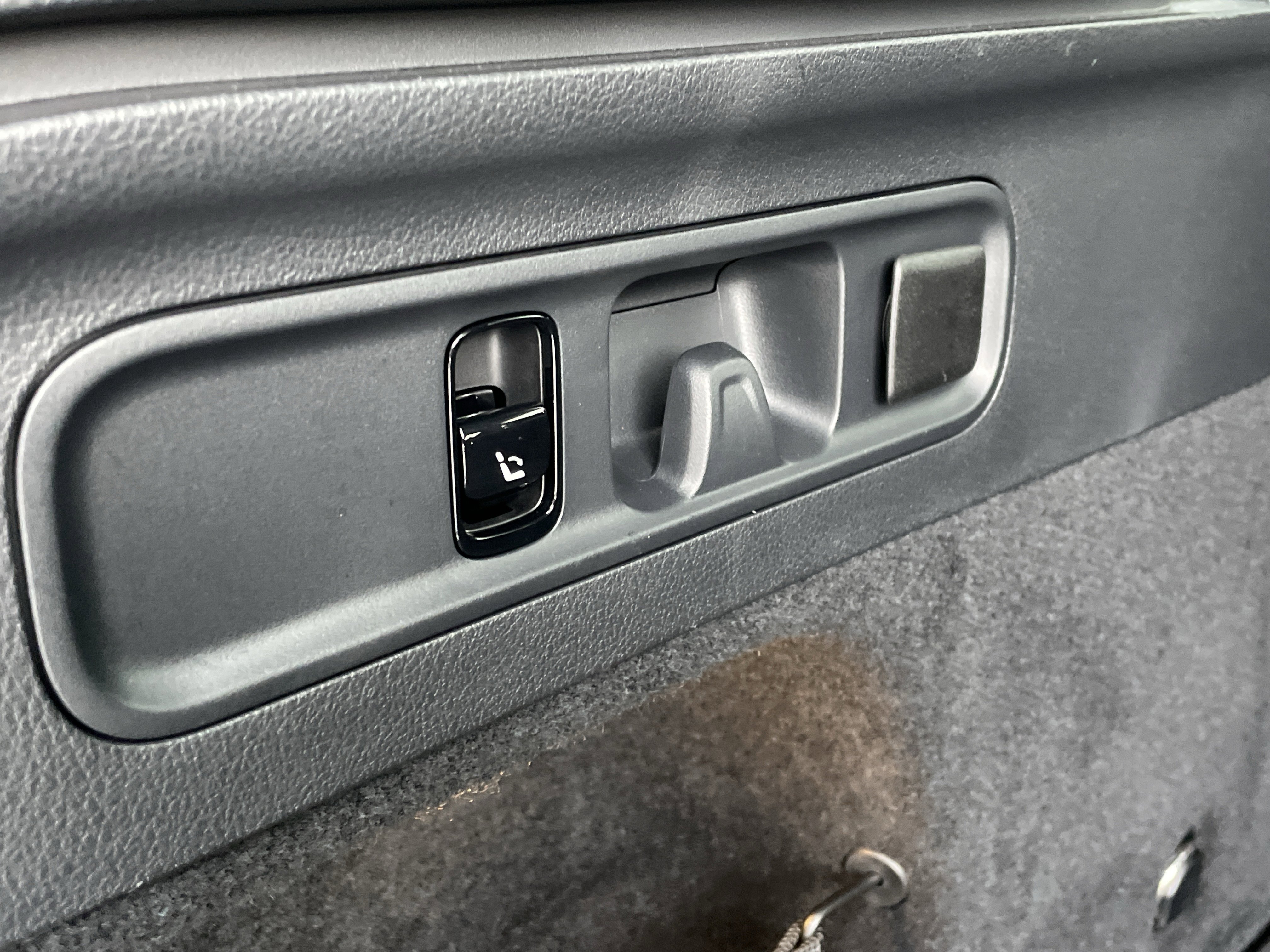 Certified 2025 Mercedes-Benz GLC 300 4MATIC image 11