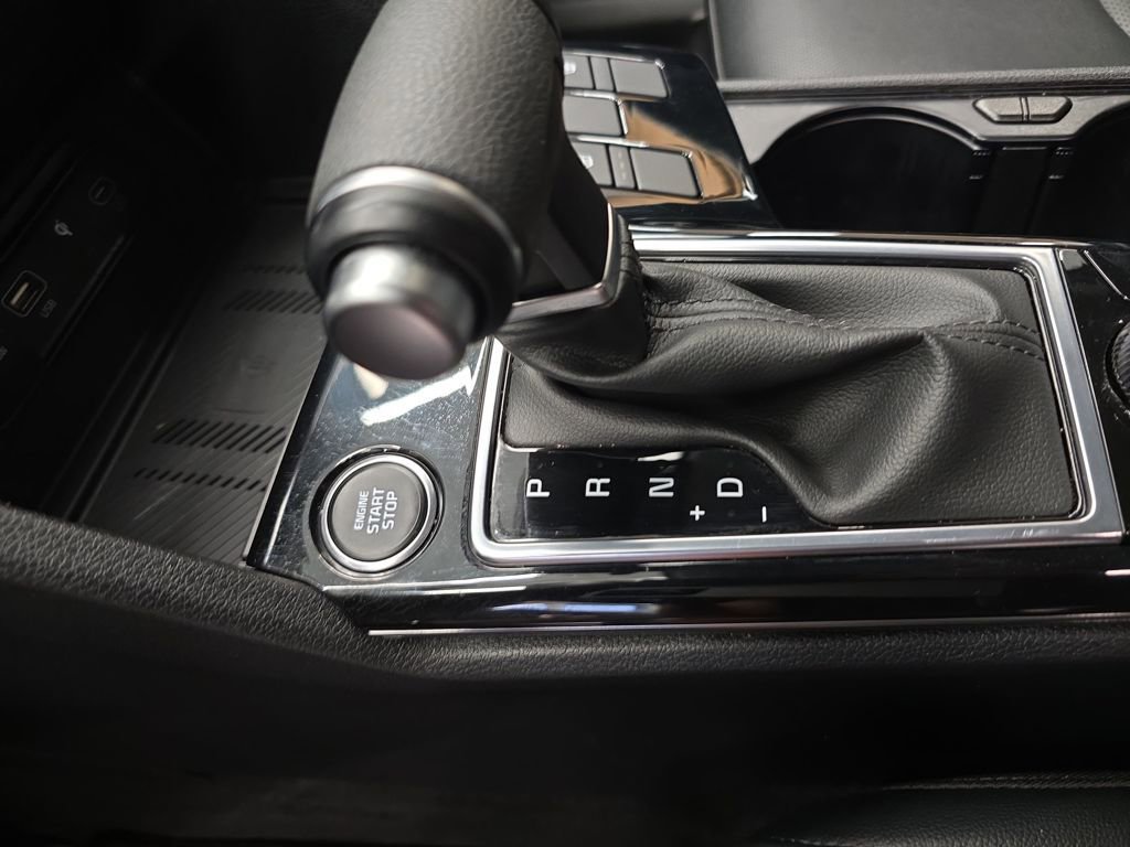 Certified 2025 Kia Sportage EX image 32