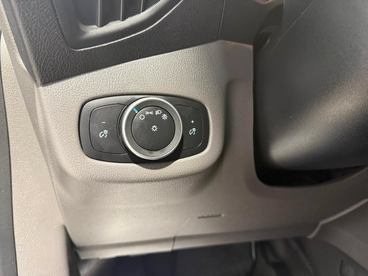 Used 2021 Ford Transit Connect XL FWD image 18