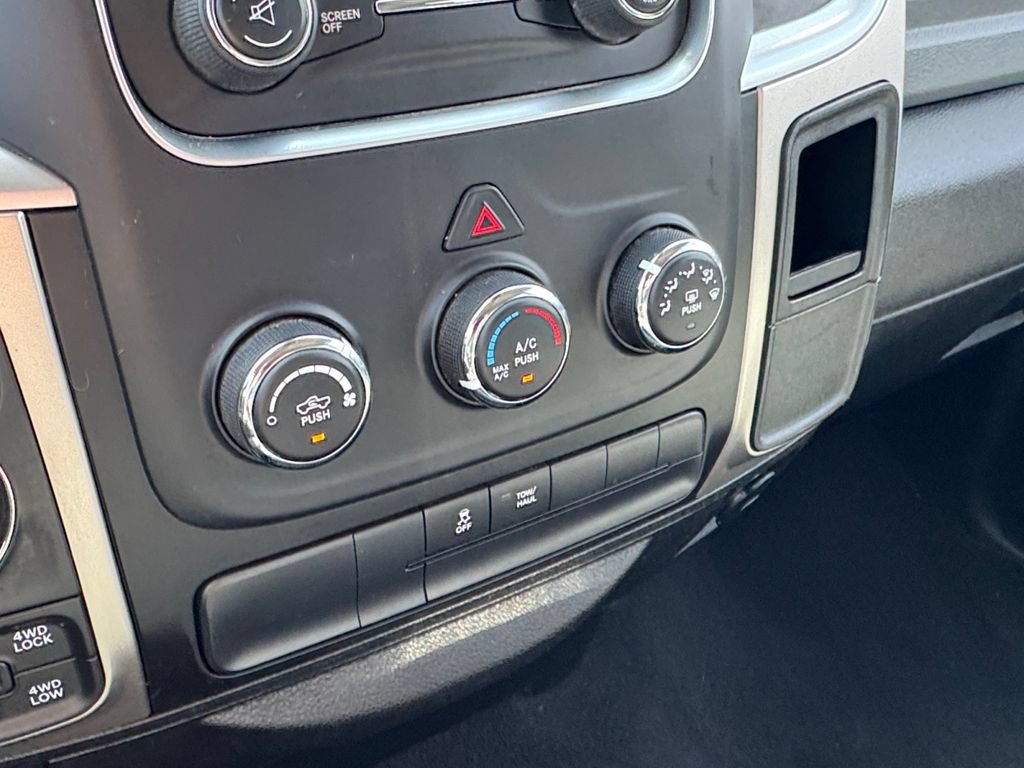 Used 2019 RAM 1500 Classic SLT AWD/4WD image 27