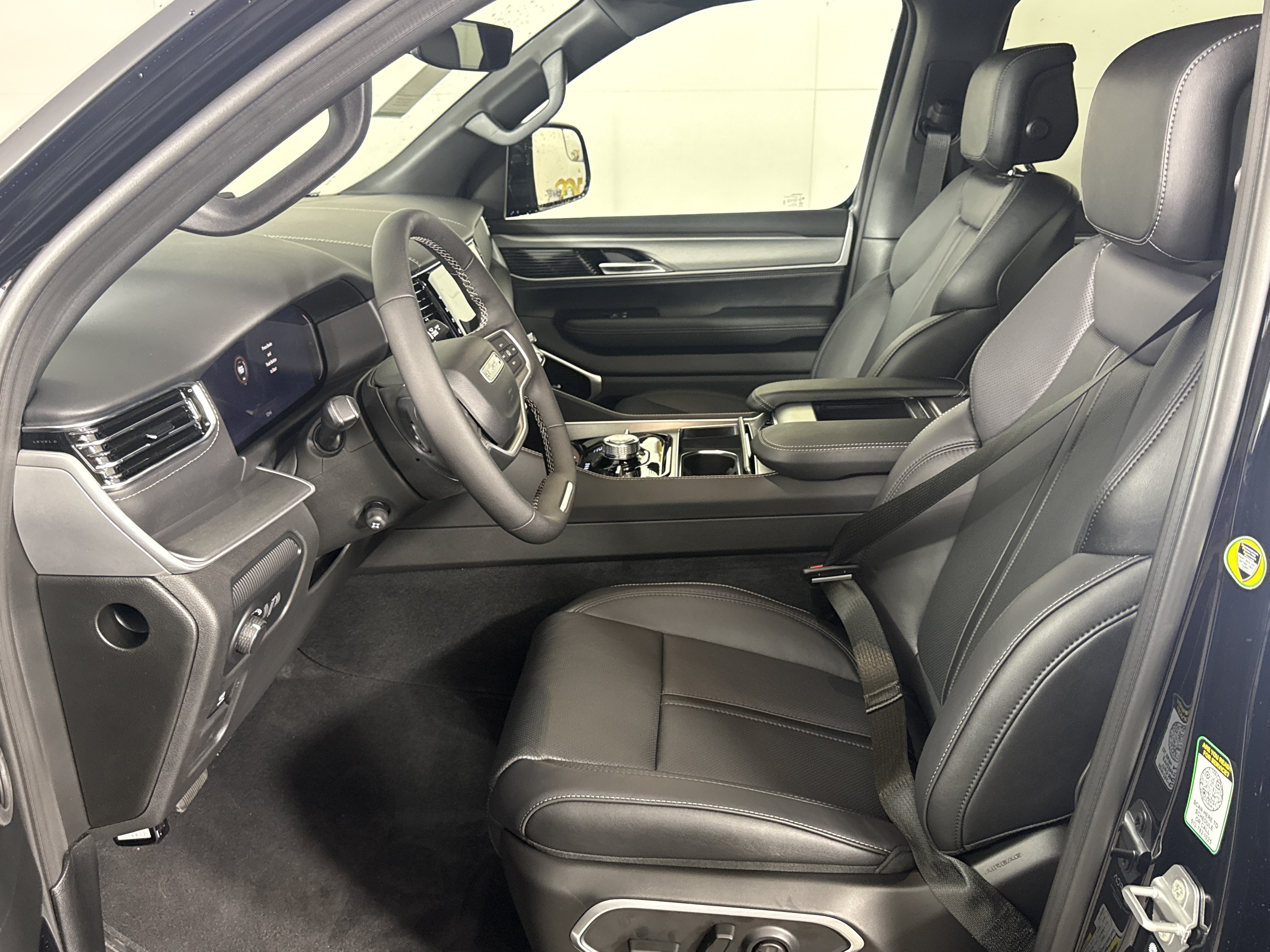 New 2026 Jeep Grand Wagoneer Limited AWD/4WD image 12