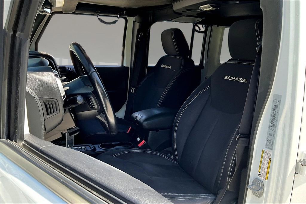 Used 2016 Jeep Wrangler Unlimited Sahara AWD/4WD image 18