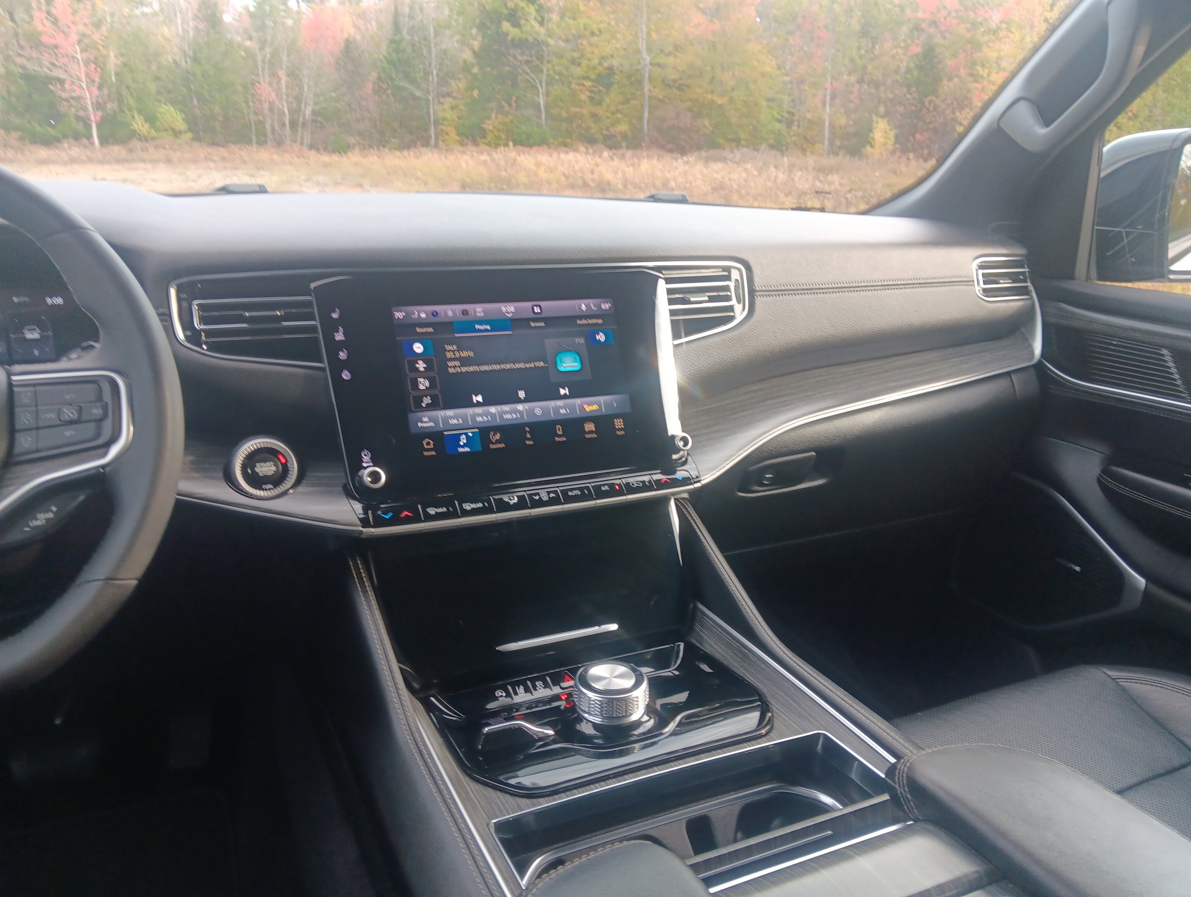 Used 2023 Jeep Wagoneer L Series II image 20