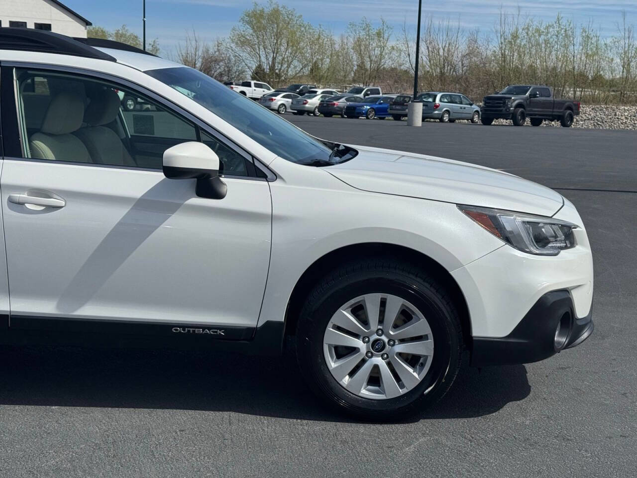 Used 2019 Subaru Outback 2.5i Premium AWD/4WD image 4