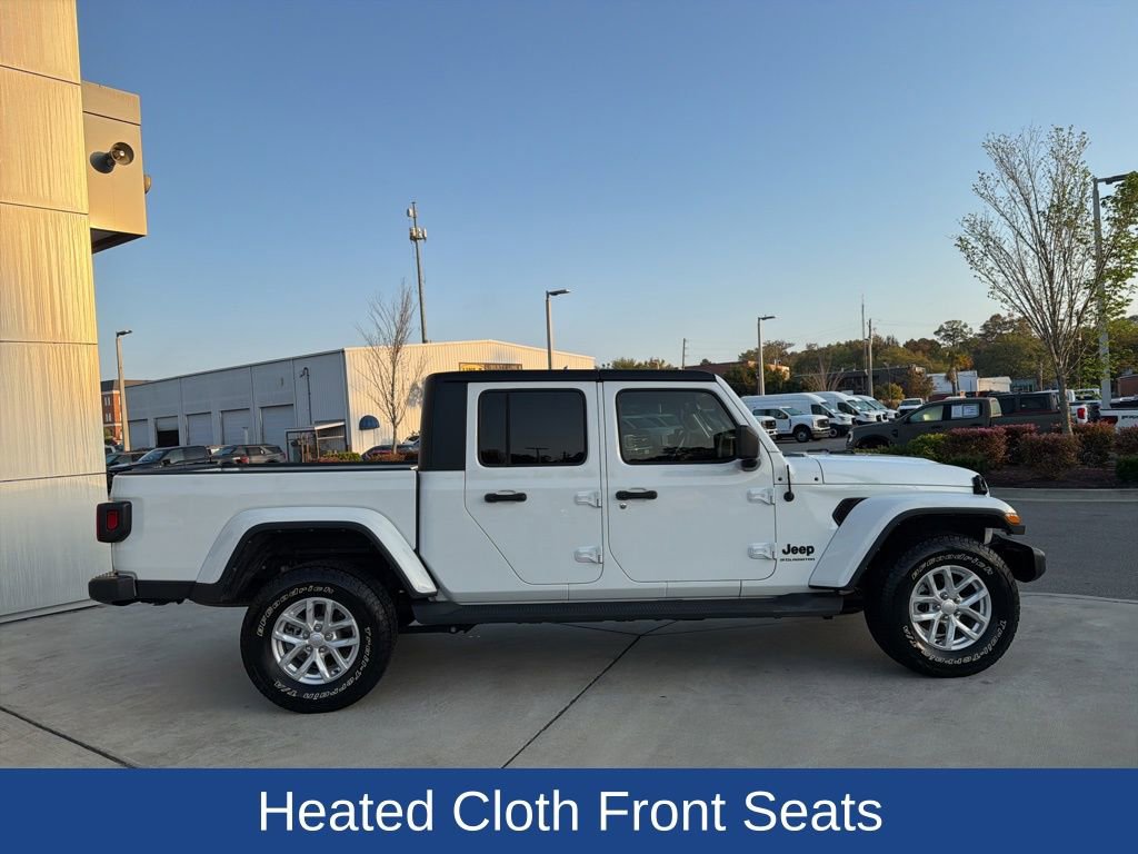 Used 2023 Jeep Gladiator Sport image 2